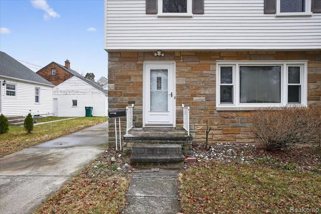 609 Everett Drive, Lansing, MI 48915