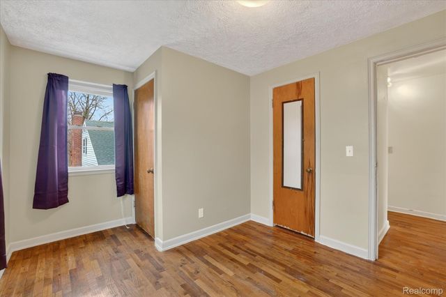 609 Everett Drive, Lansing, MI 48915