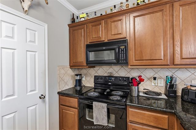 204 Forest Drive, College Station, TX 77840