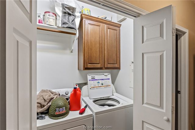 204 Forest Drive, College Station, TX 77840