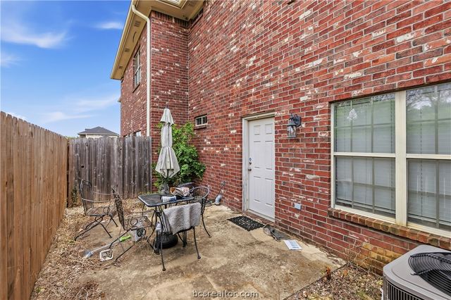 204 Forest Drive, College Station, TX 77840