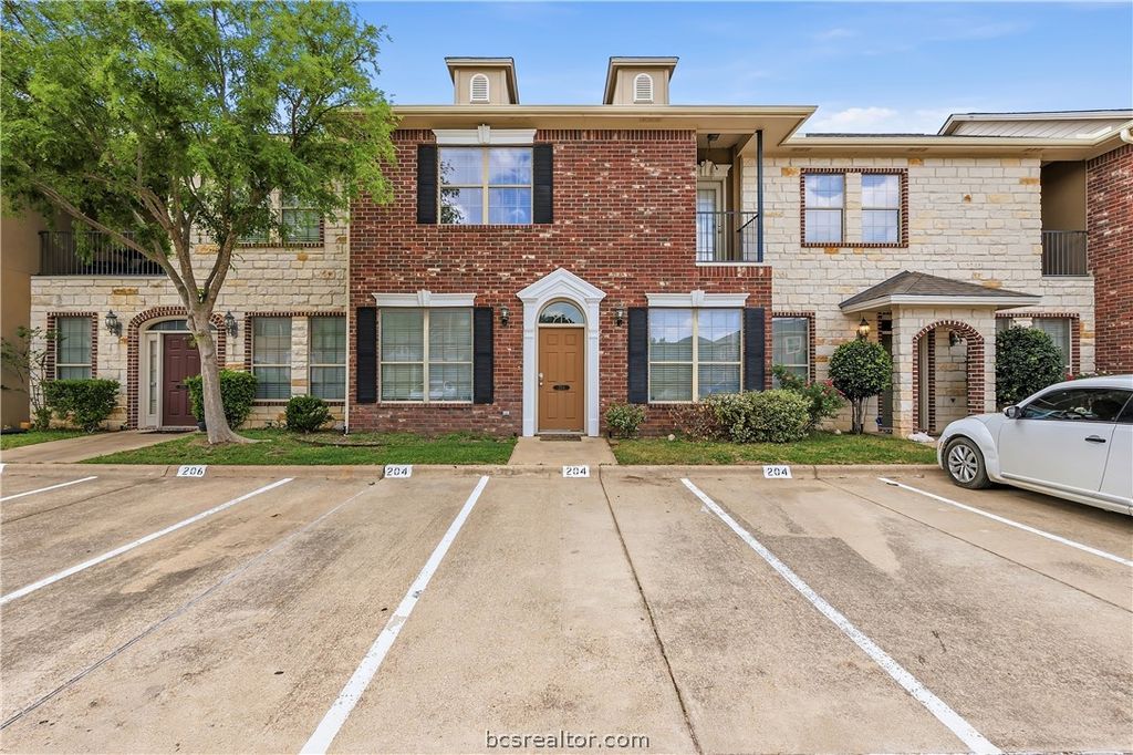 204 Forest Drive, College Station, TX 77840