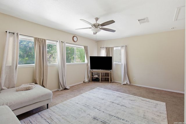 30 McLennan Oak, San Antonio, TX 78240