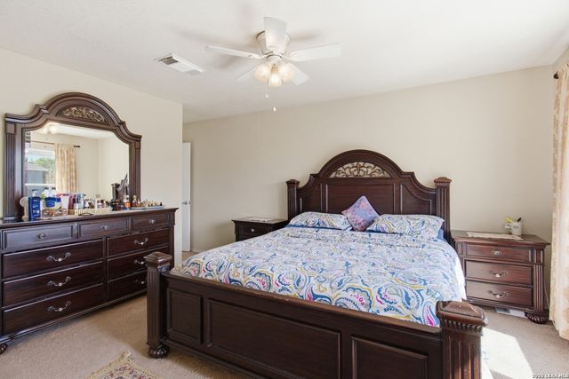 30 McLennan Oak, San Antonio, TX 78240