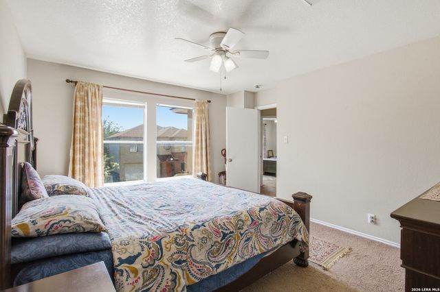 30 McLennan Oak, San Antonio, TX 78240