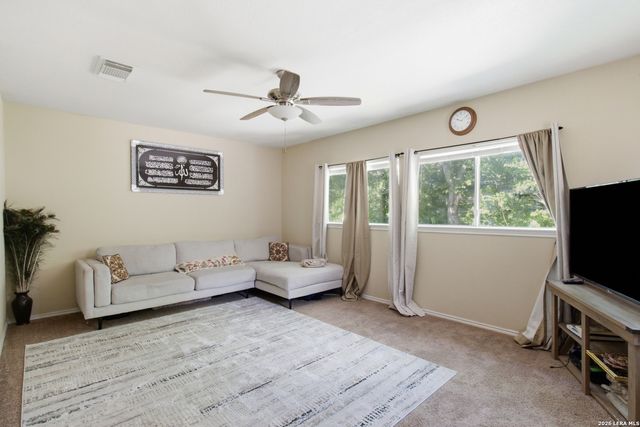 30 McLennan Oak, San Antonio, TX 78240