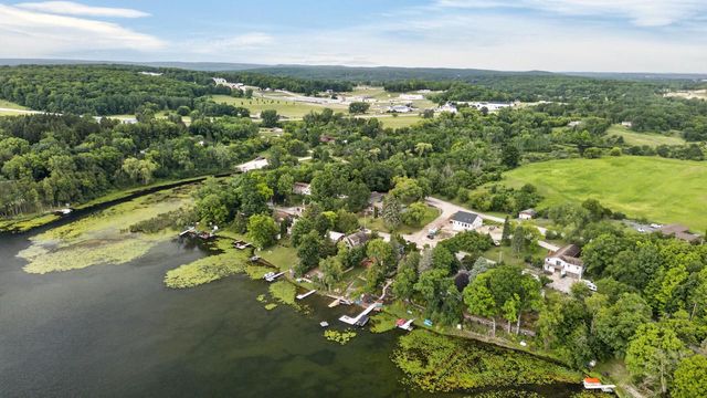 N7415 Lake Terrace DRIVE, Plymouth, WI 53073