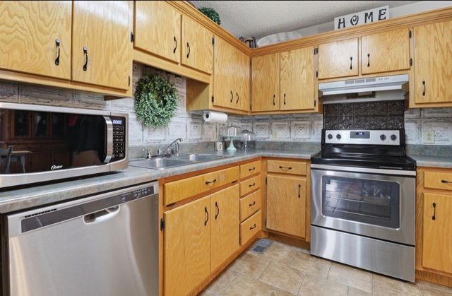 138 Poplar View Ln, Huntland, TN 37345