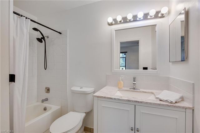 17301 Timber Oak LN, Fort Myers, FL 33908