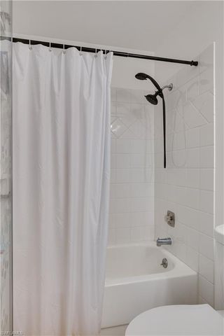 17301 Timber Oak LN, Fort Myers, FL 33908