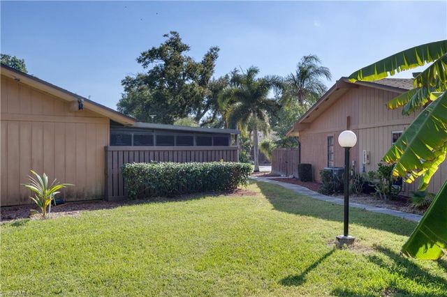 17301 Timber Oak LN, Fort Myers, FL 33908