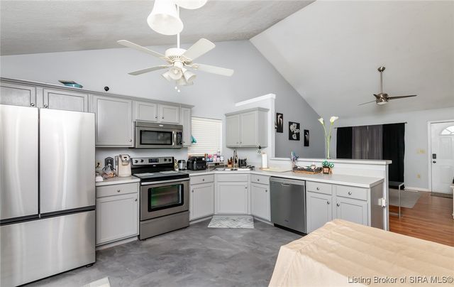 913 Marquise Court, Jeffersonville, IN 47130