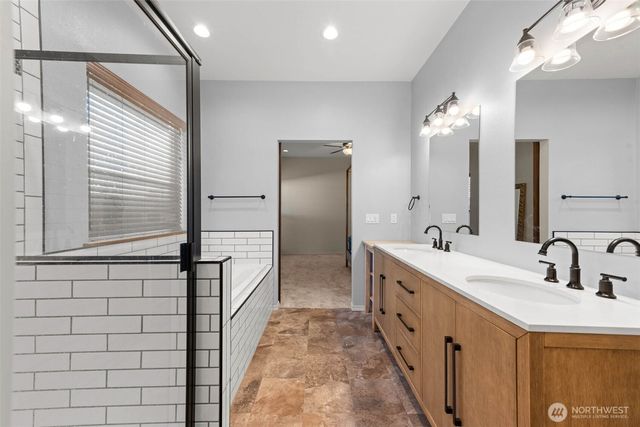 111 1st E, South Bend, WA 99586