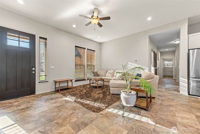 111 1st E, South Bend, WA 99586