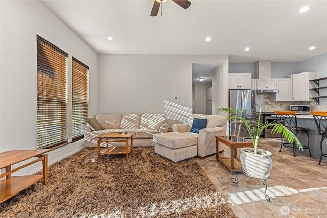 111 1st E, South Bend, WA 99586