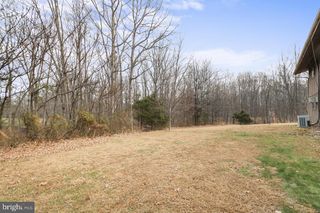 7389 LEEDS MANOR RD, Marshall, VA 20115