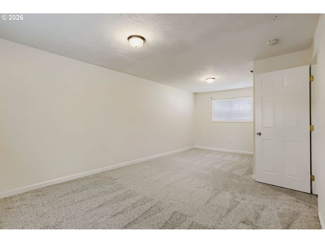 1675 Ne JUNIPER Ave, Gresham, OR 97030