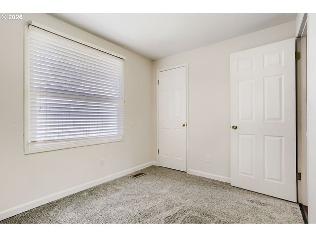 1675 Ne JUNIPER Ave, Gresham, OR 97030