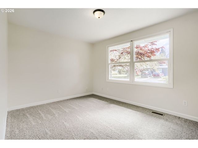 1675 Ne JUNIPER Ave, Gresham, OR 97030