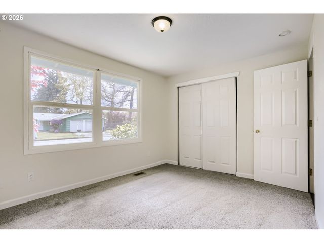 1675 Ne JUNIPER Ave, Gresham, OR 97030