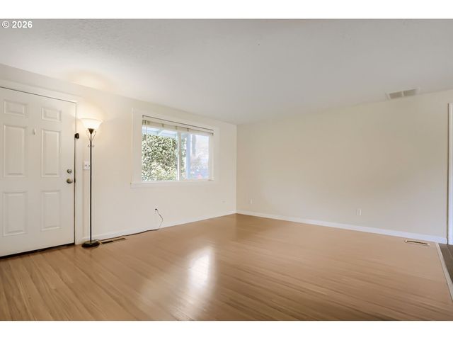 1675 Ne JUNIPER Ave, Gresham, OR 97030