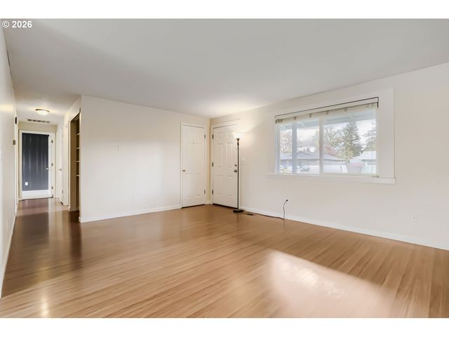 1675 Ne JUNIPER Ave, Gresham, OR 97030