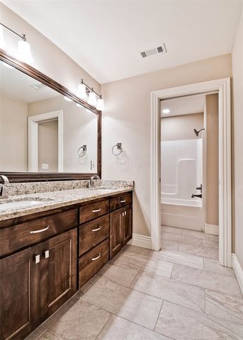 550 Trailwood Circle, Centerton, AR 72719