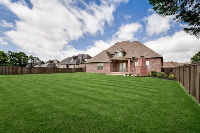 550 Trailwood Circle, Centerton, AR 72719