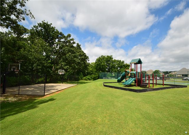550 Trailwood Circle, Centerton, AR 72719