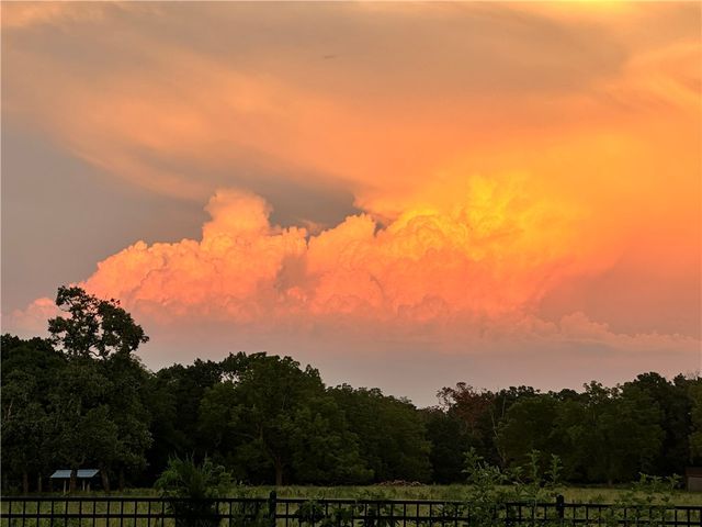 550 Trailwood Circle, Centerton, AR 72719