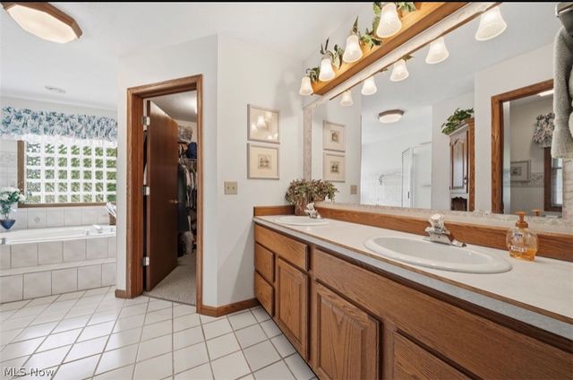 3556 Lake Road, Conneaut, OH 44030