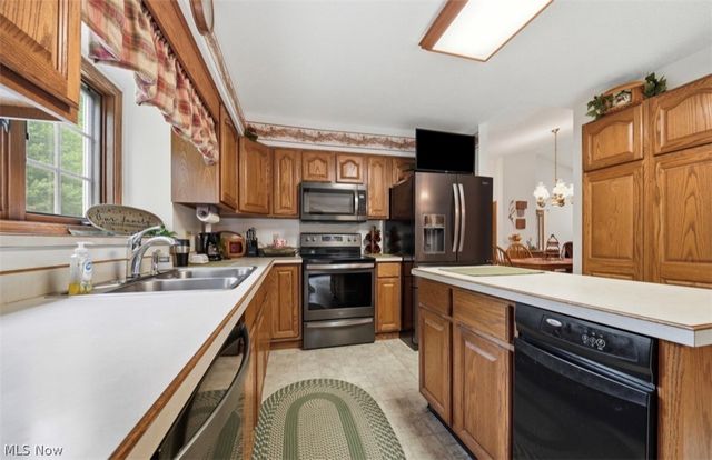 3556 Lake Road, Conneaut, OH 44030