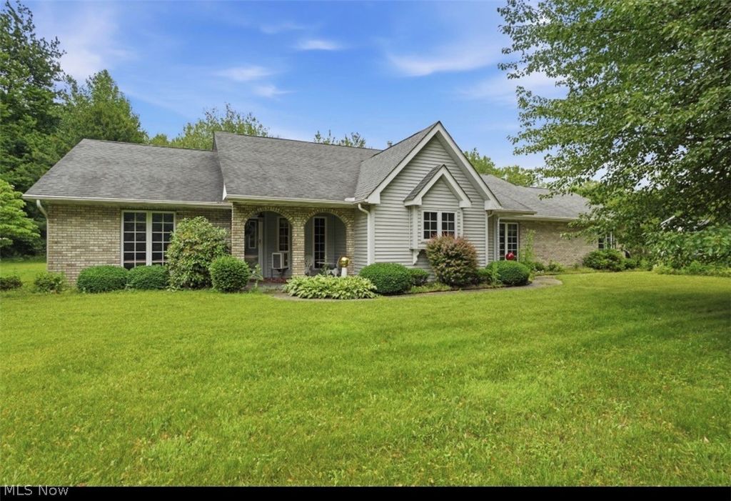 3556 Lake Road, Conneaut, OH 44030