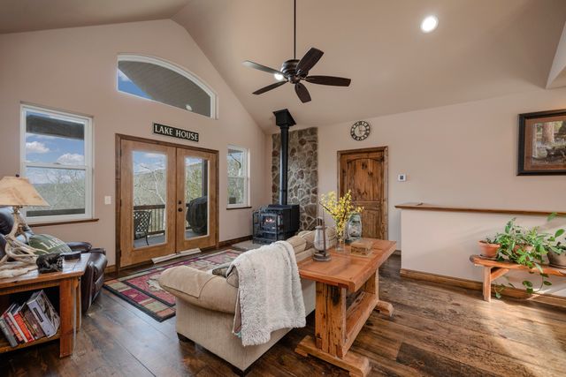 23 Post Oak Drive, Blue Eye, MO 65611