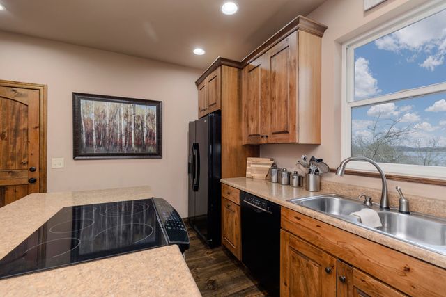 23 Post Oak Drive, Blue Eye, MO 65611