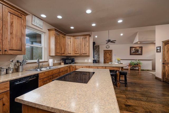 23 Post Oak Drive, Blue Eye, MO 65611