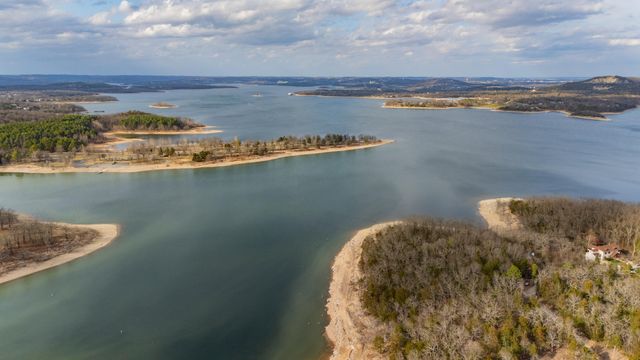 23 Post Oak Drive, Blue Eye, MO 65611