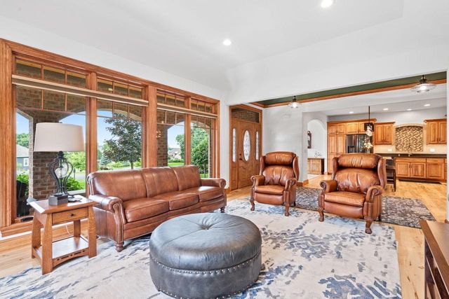 180 Monastery Hill DRIVE, Oconomowoc, WI 53066