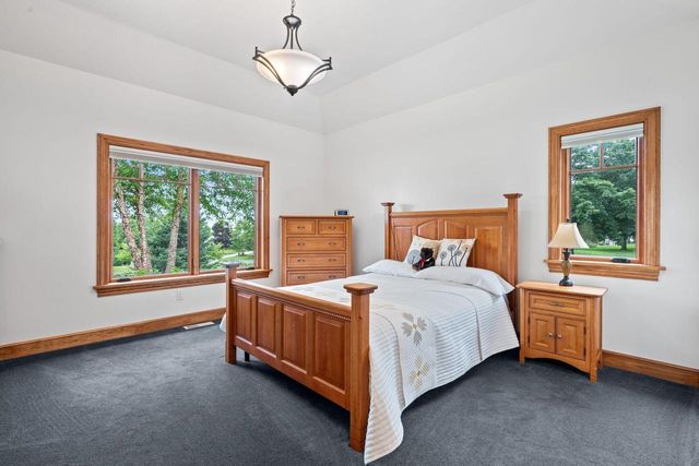 180 Monastery Hill DRIVE, Oconomowoc, WI 53066