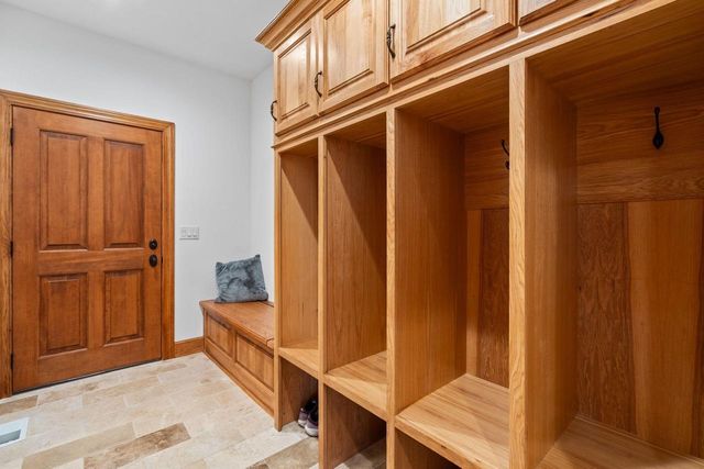 180 Monastery Hill DRIVE, Oconomowoc, WI 53066