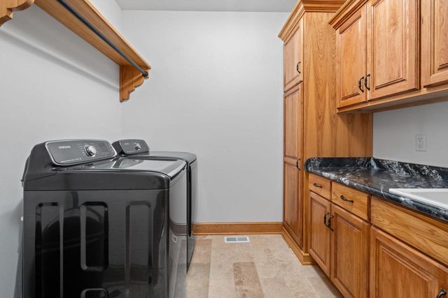 180 Monastery Hill DRIVE, Oconomowoc, WI 53066