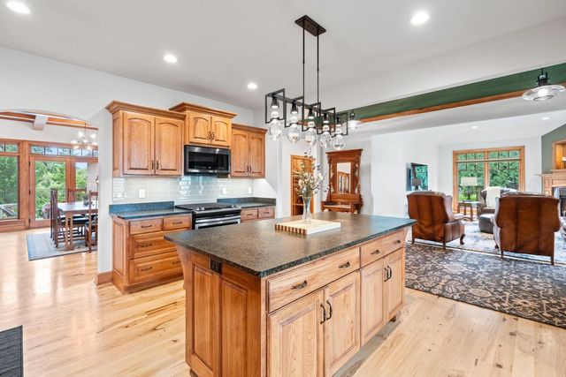 180 Monastery Hill DRIVE, Oconomowoc, WI 53066