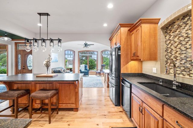 180 Monastery Hill DRIVE, Oconomowoc, WI 53066