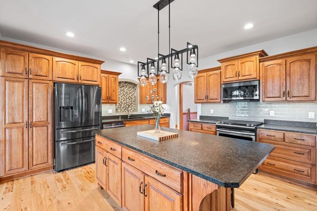 180 Monastery Hill DRIVE, Oconomowoc, WI 53066