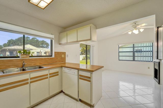 5521 SW 114 Avenue, Cooper City, FL 33330