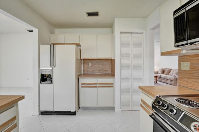 5521 SW 114 Avenue, Cooper City, FL 33330