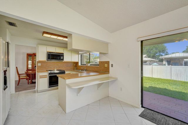 5521 SW 114 Avenue, Cooper City, FL 33330