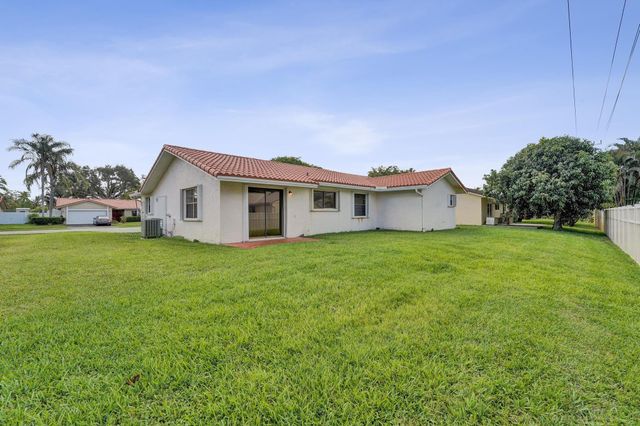 5521 SW 114 Avenue, Cooper City, FL 33330