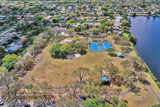 5521 SW 114 Avenue, Cooper City, FL 33330