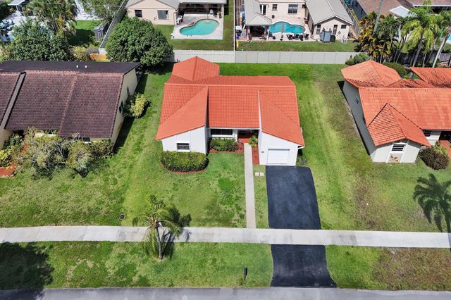 5521 SW 114 Avenue, Cooper City, FL 33330